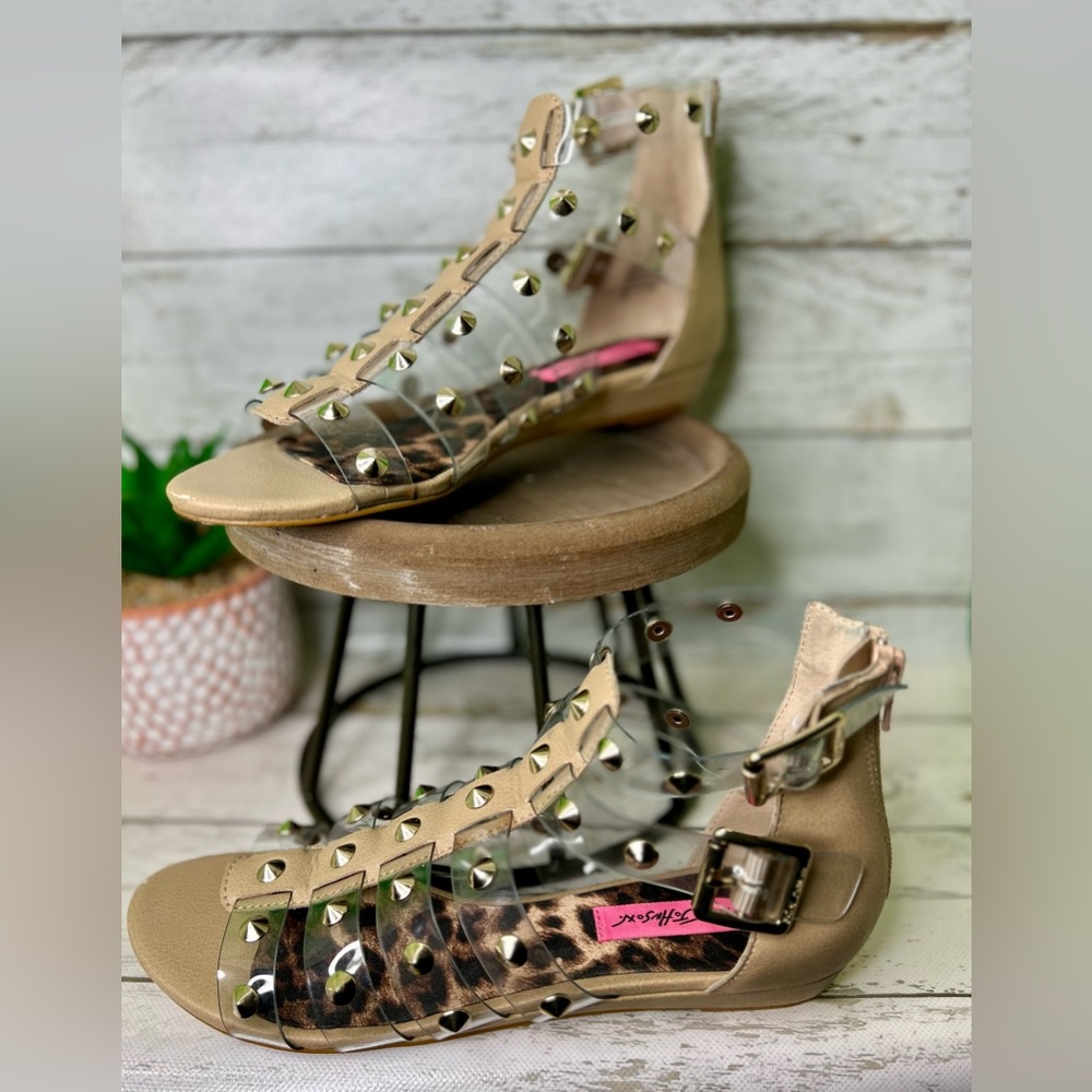 Betsey Johnson Agean Gladiator Sandals Nude size 8
